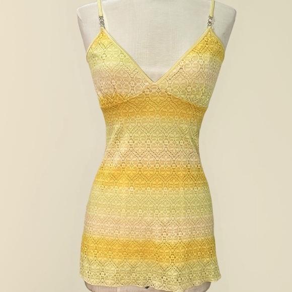 2002 Victoria’s Secret Lace Slip with Built-in Top Coverage - Small - Picture 1 of 7